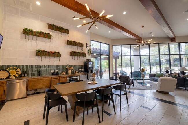 Building Photo - 5511 Pecan Spgs Rd