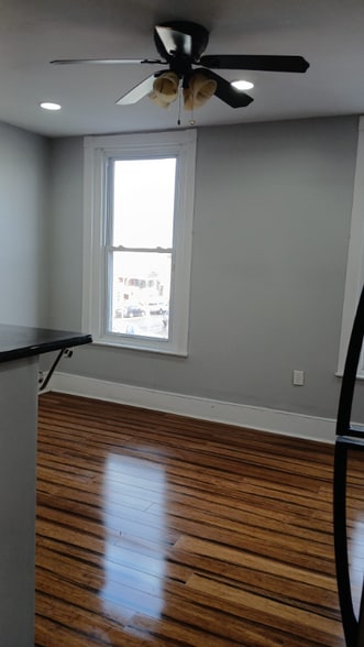 Building Photo - 342 N 52nd St