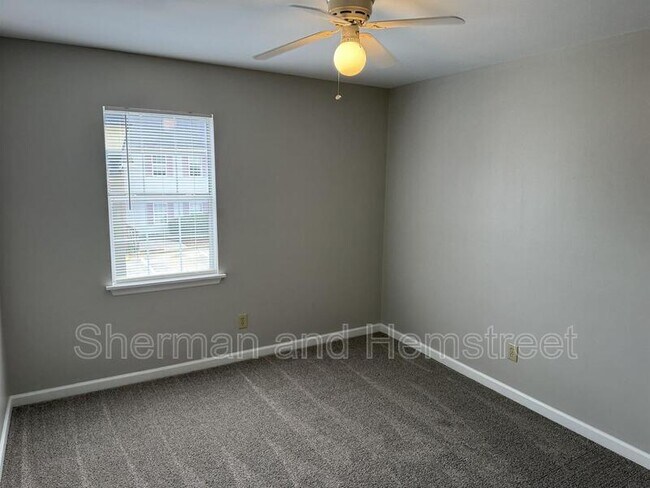 Building Photo - 520 Commons Dr