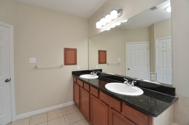 Building Photo - 5527 Baron Ridge Ln