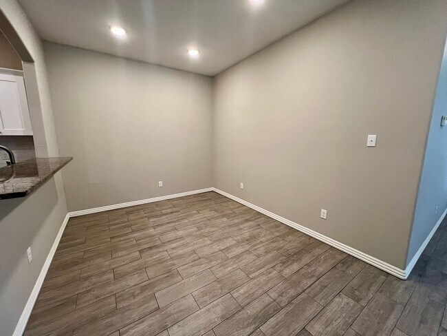 Building Photo - 9916 Landry Dr