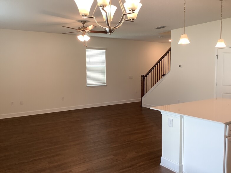 Building Photo - 4522 Birdsong Dr