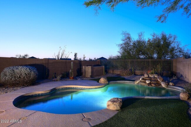 Building Photo - 10354 E Raintree Dr