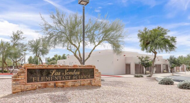 Building Photo - A Beautiful Las Sendas Home in a Gated Com...