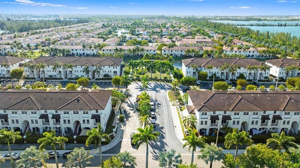 Building Photo - 8900 NW 97th Ave