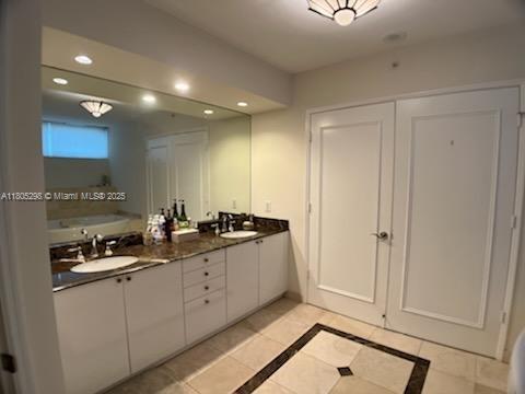 Building Photo - 17555 Collins Ave