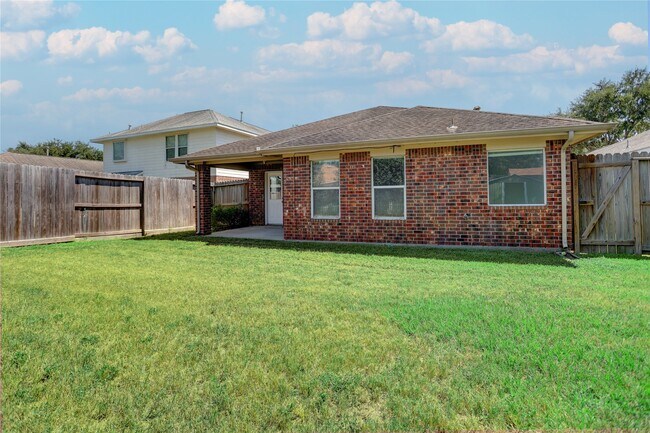 Building Photo - 20119 Bitterroot Ranch Dr