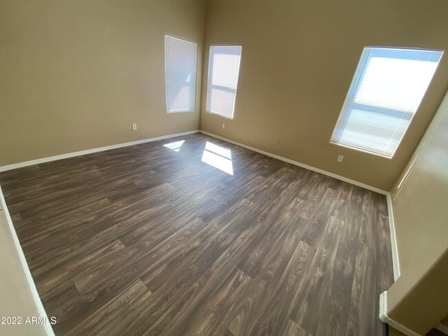 Building Photo - 46065 W Starlight Dr