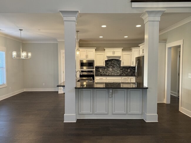 Building Photo - 1124 Watercress Ct