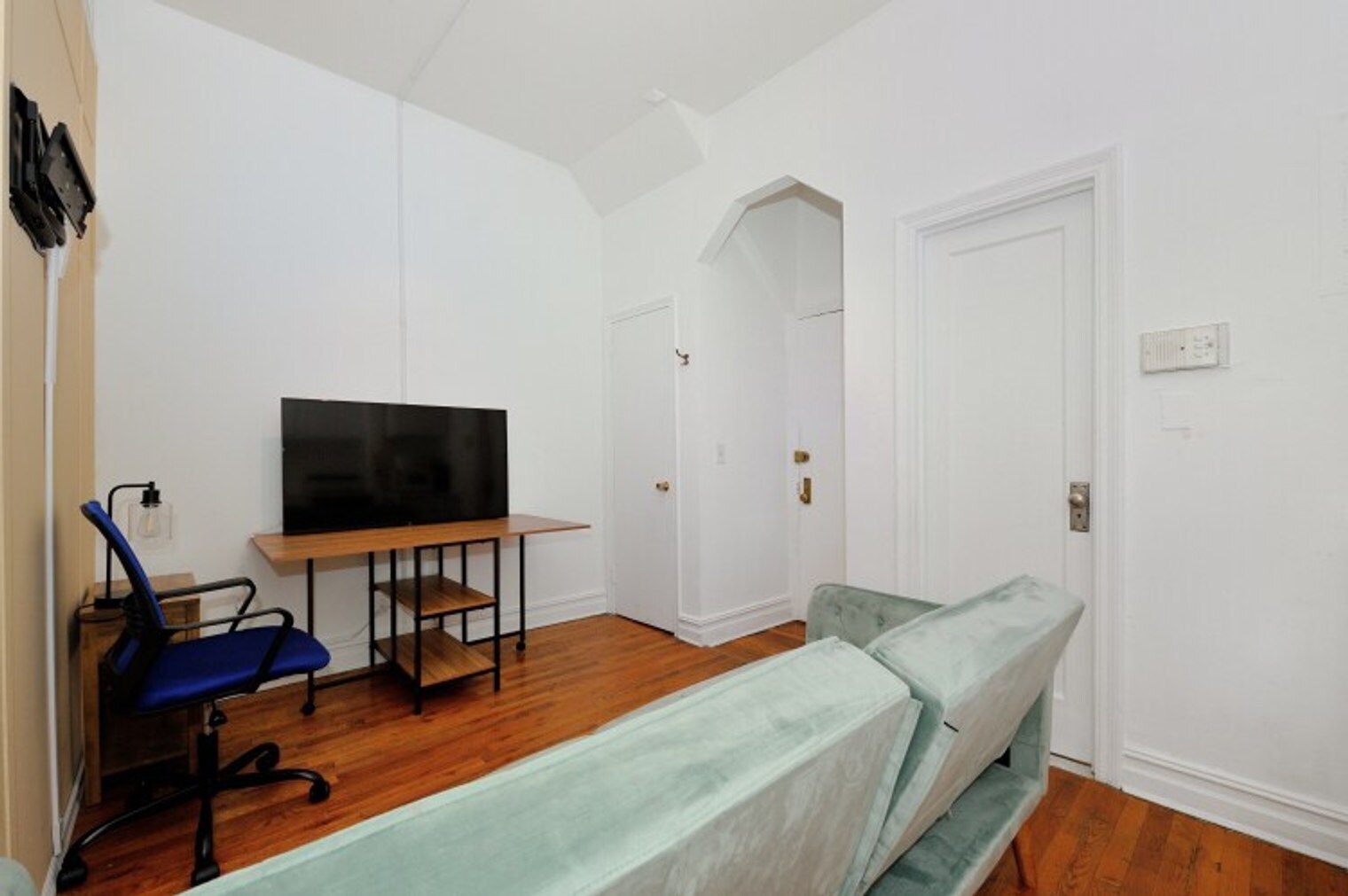 Building Photo - 649 9th Ave