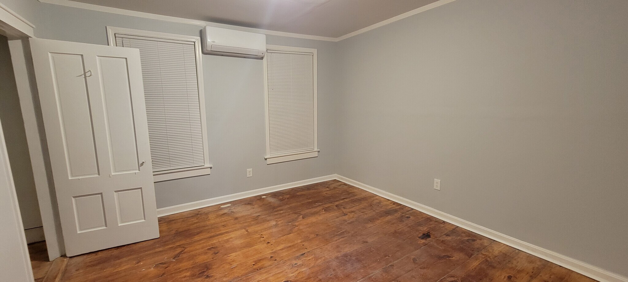 ROOM - 274 Plantation St