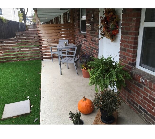 Front porch - 1441 S Frisco Ave