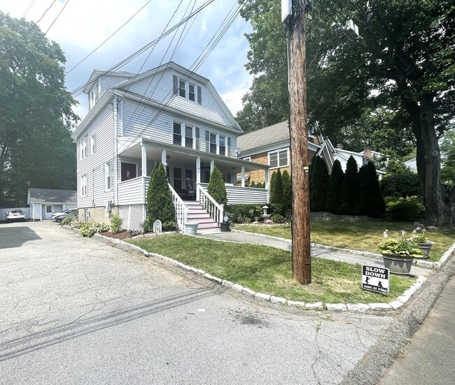 Building Photo - 5 Sycamore St