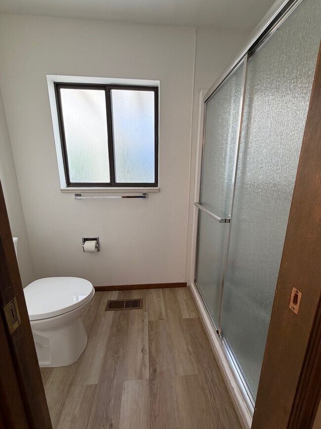 Building Photo - 2988 Pinebrook Dr