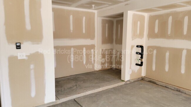Building Photo - 2354 Donnelly Hls Ln
