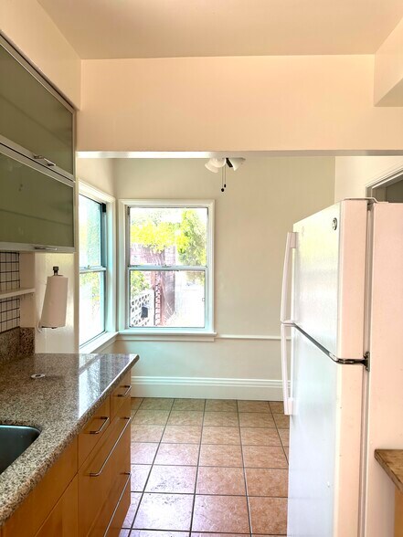 Kitchen / Dining Nook - 4353 Verdugo Rd