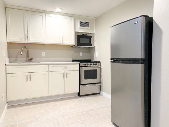 Building Photo - 3945 S Elmgrove St