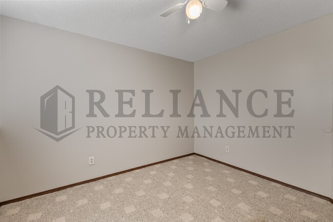 Building Photo - 1318 N Aksarben Ct