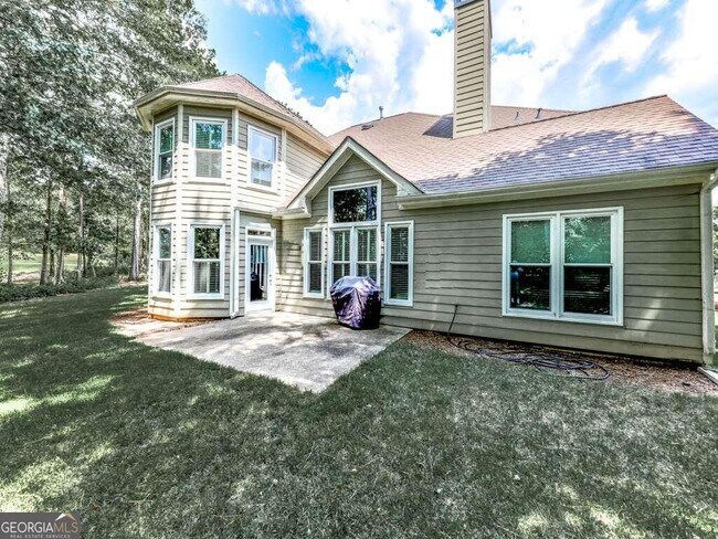 Building Photo - 2045 Town Lake Hills W