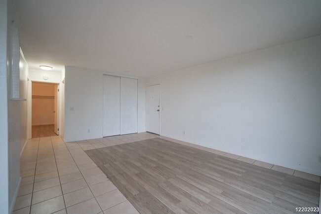 Building Photo - This 2 bedroom, 1 bathroom unit is on the 2nd story in the Makaha Valley Plantation condos. It is...