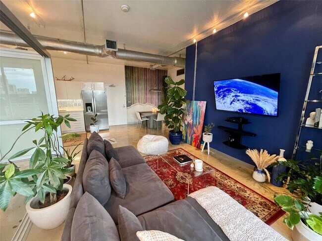 Building Photo - 444 N E St