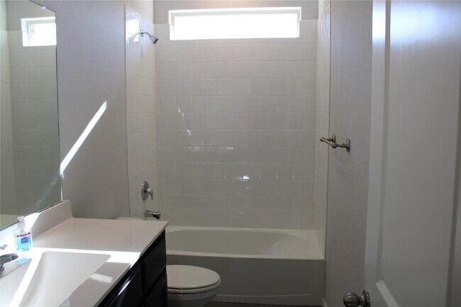 Building Photo - 769 Beebrush Dr