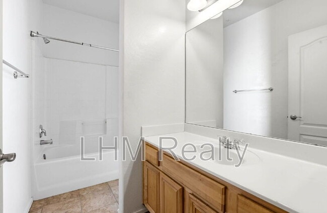 Building Photo - 15818 N 25th St