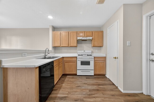 Building Photo - 16318 N Glade Dr