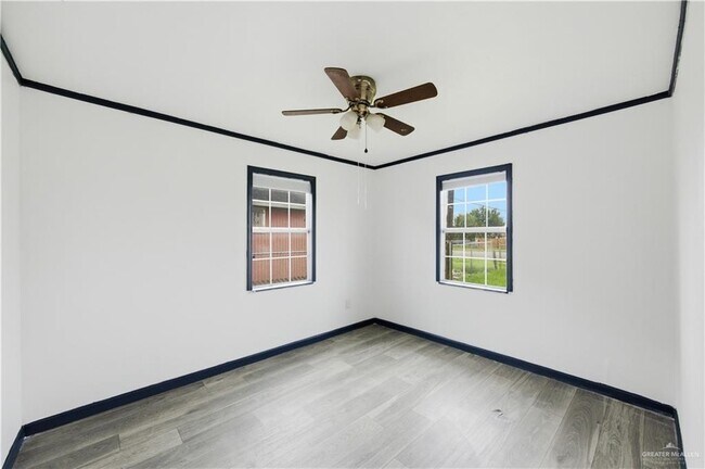 Building Photo - 14 Rusty Dr