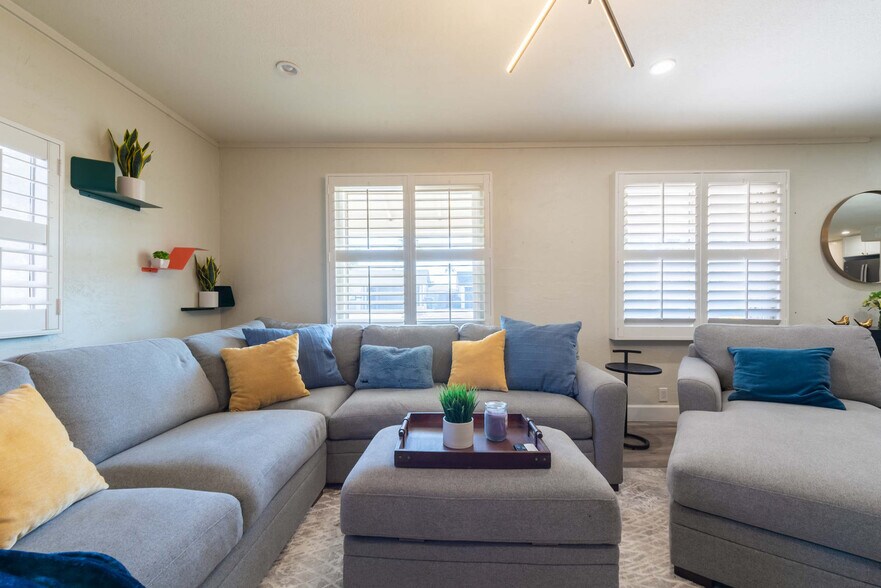 Building Photo - 3502 E Crocus Dr