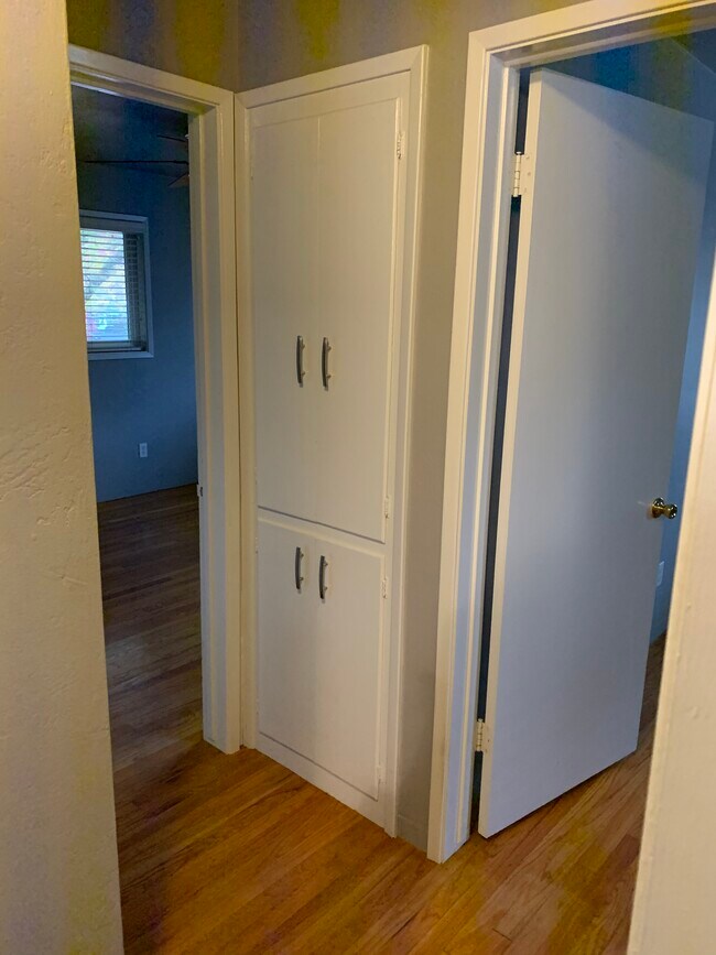 Linen closets on way to master bedroom. - 1624 T St