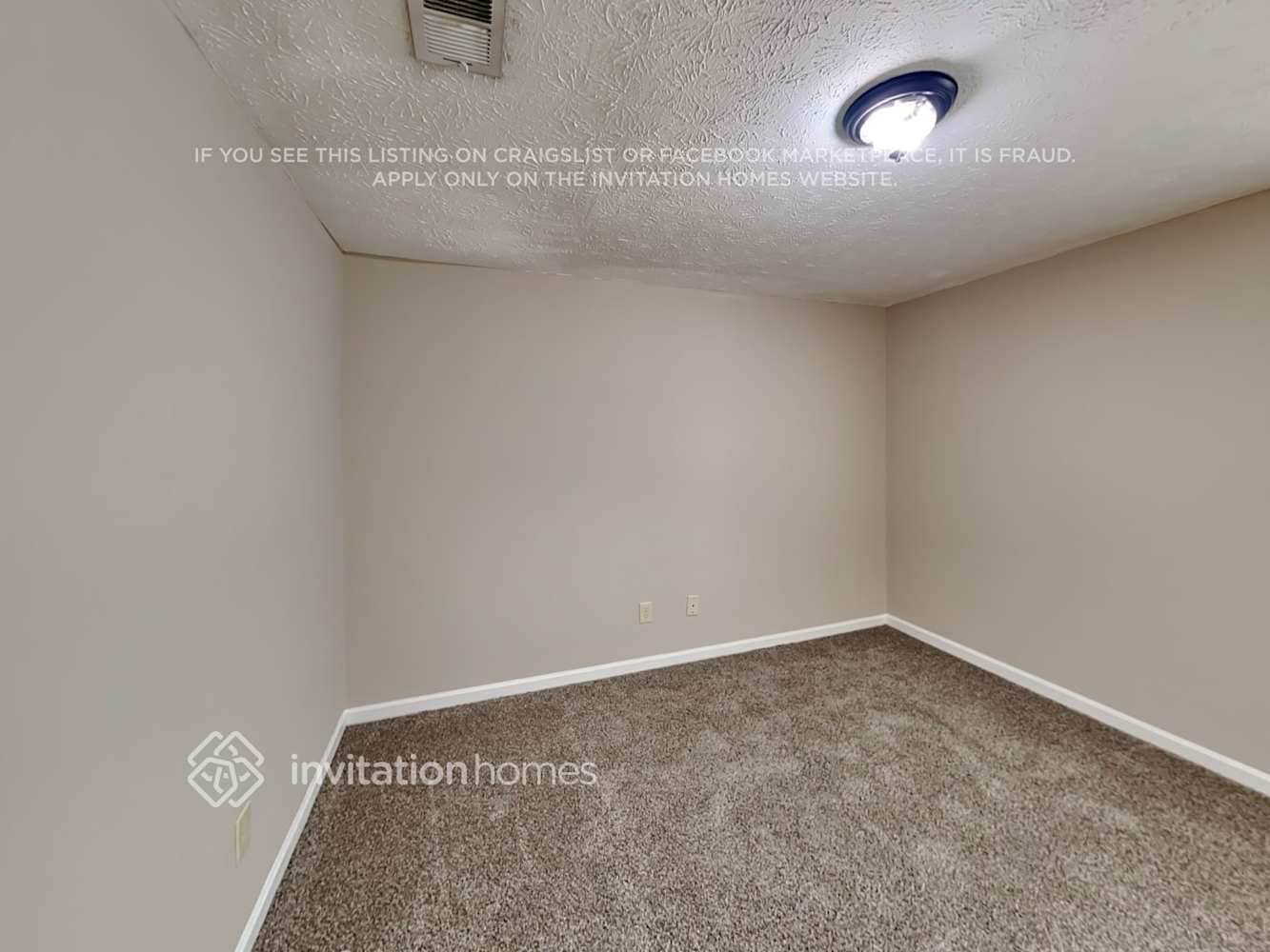 Building Photo - 7951 E Field Dr