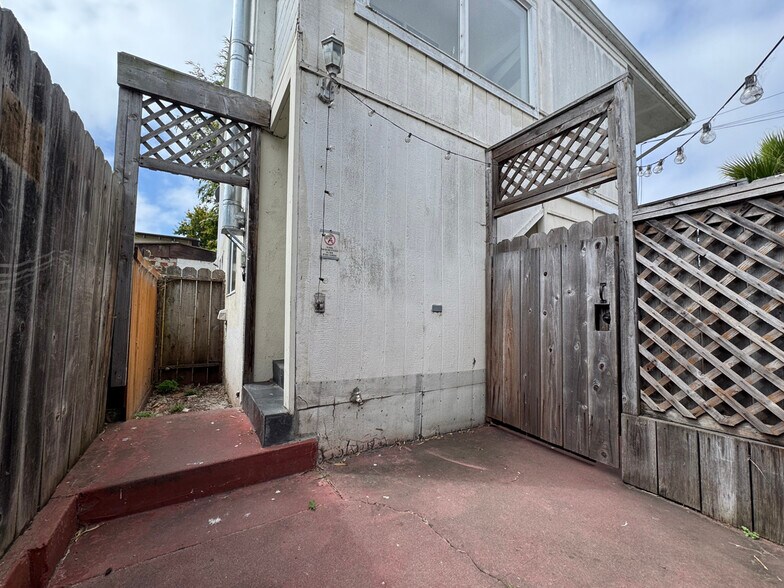 Building Photo - 1342 Hearst Ave