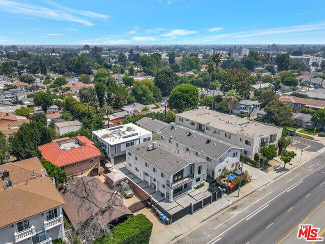 Building Photo - 11611 Burbank Blvd