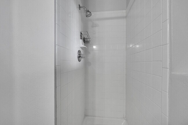 Building Photo - $2,700.00 - 4 Beds, 2 Baths, Single Family...