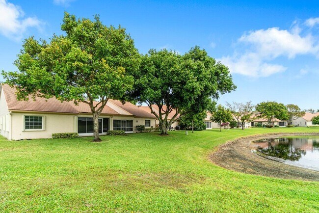 Building Photo - 7916 Coral Pointe Dr