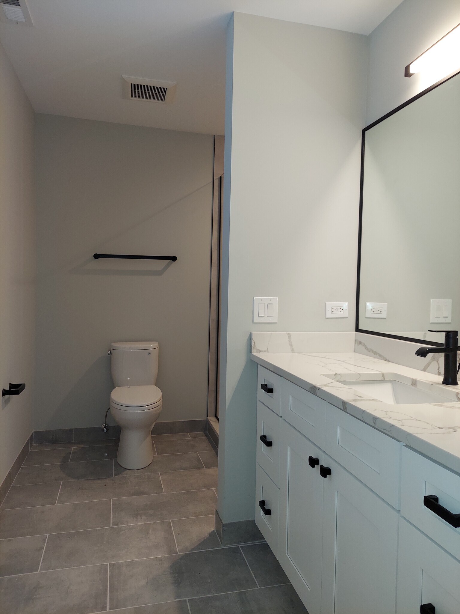 Building Photo - 4409 N Seeley Ave