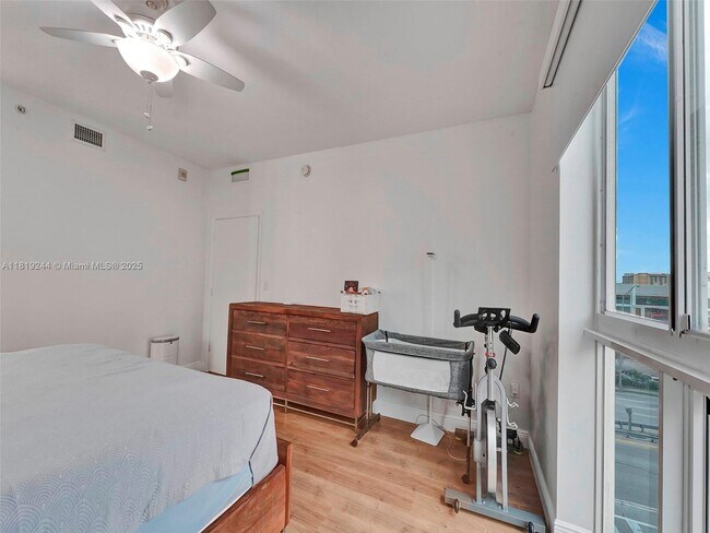 Building Photo - 7270 SW 88th St