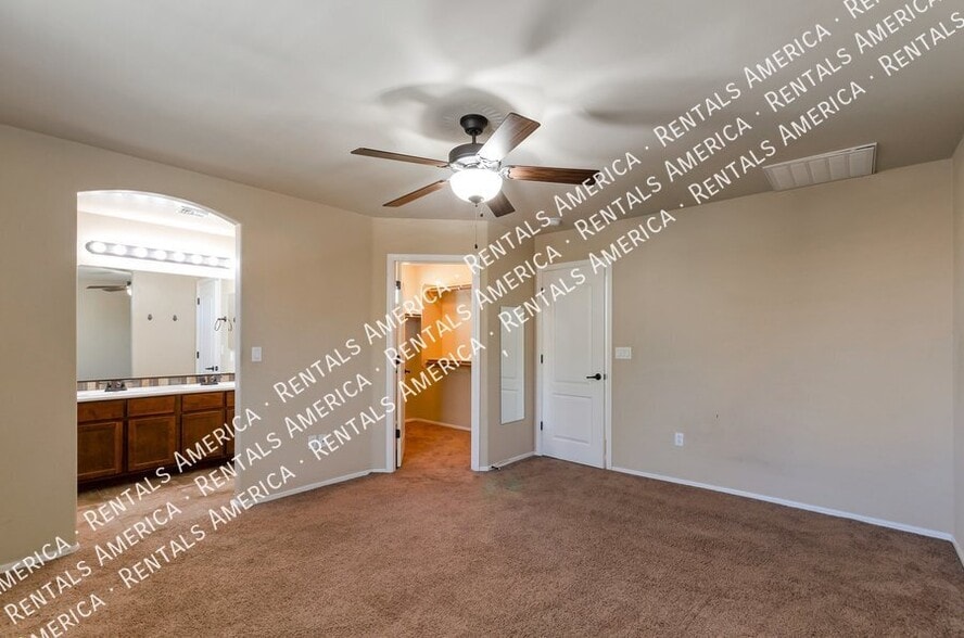 Building Photo - 3830 E 3rd St