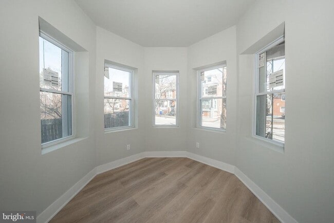 Building Photo - 122 3RD St