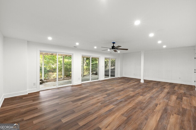 Building Photo - 1620 Chevron Way