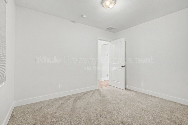 Building Photo - 2514 Clermont St