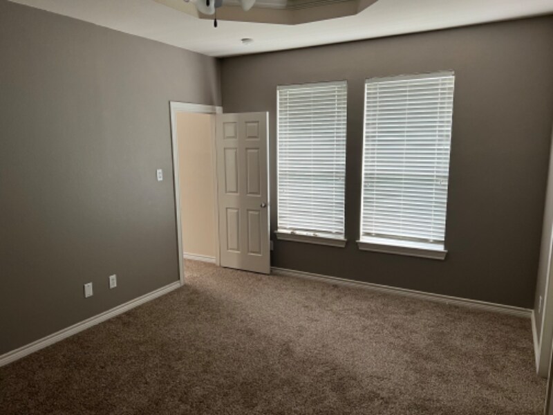 Building Photo - 1738 Summerwood Ln