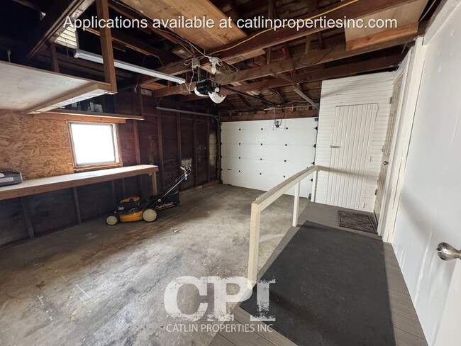 Building Photo - 532 Davidson Avenue