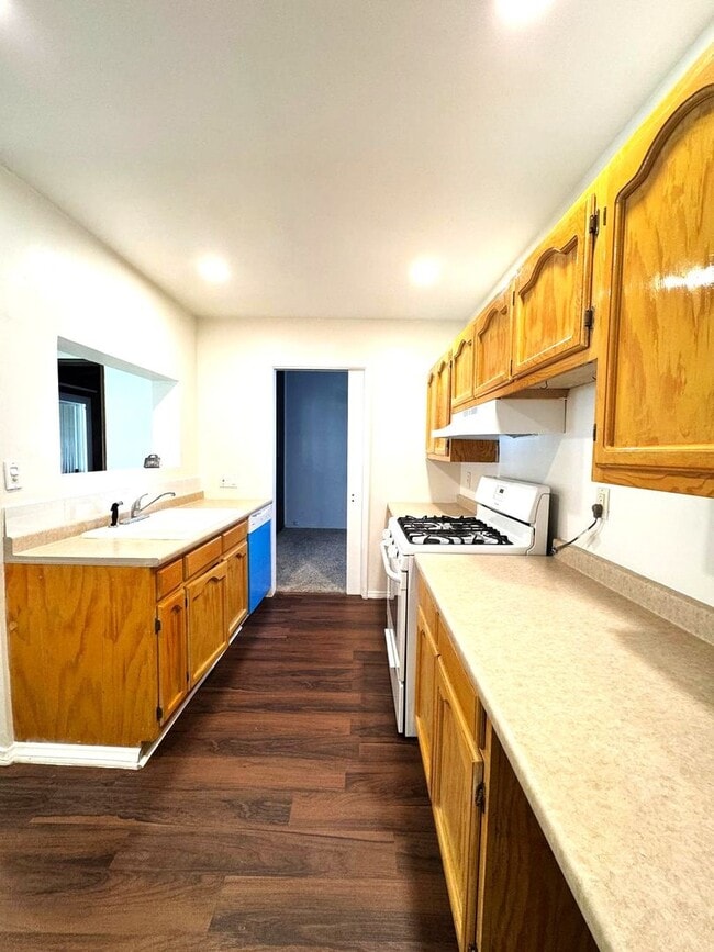 Building Photo - Rare 3 Bed Solar Home for Rent in Pomona Near Claremont & La Verne | Yard, Office, Garage