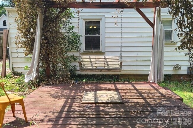 Building Photo - 4229 Hiddenbrook Dr