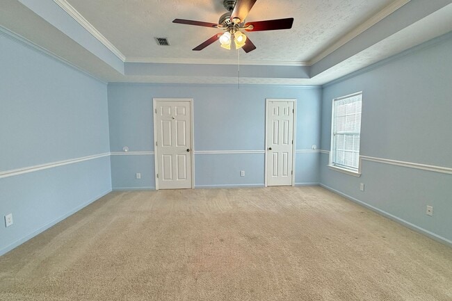 Building Photo - AVAILABLE NOW! (No Pets)