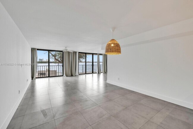 Building Photo - 7751 NE Bayshore Ct