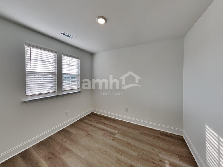 Building Photo - 234 Marin Dr