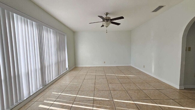 Building Photo - 3 Bedroom Pool Home in North Port  - MOVE ...